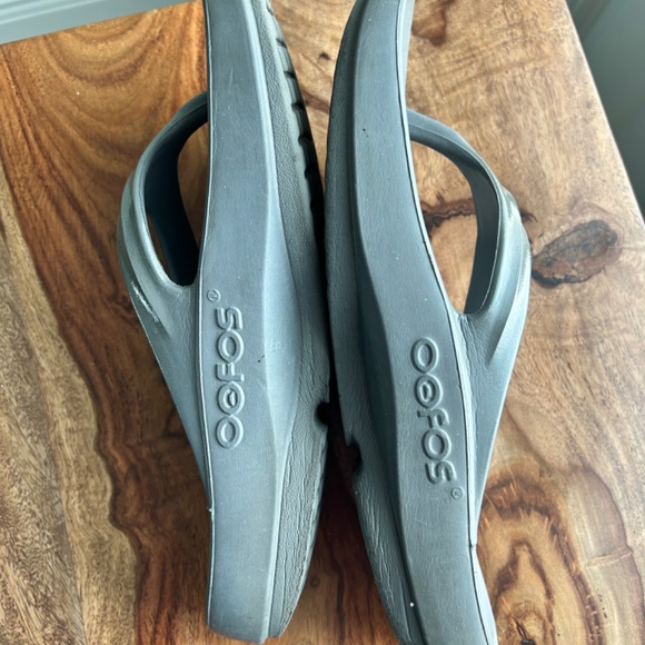 OOfos flip flops, size 8 (EU 39) - Picture 8 of 8